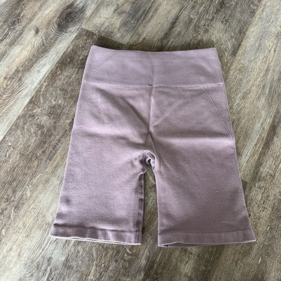 Everlane Ribbed High-Rise Biker Shorts - Mauve Dusty Pink - Size: M/L - Picture 7 of 7